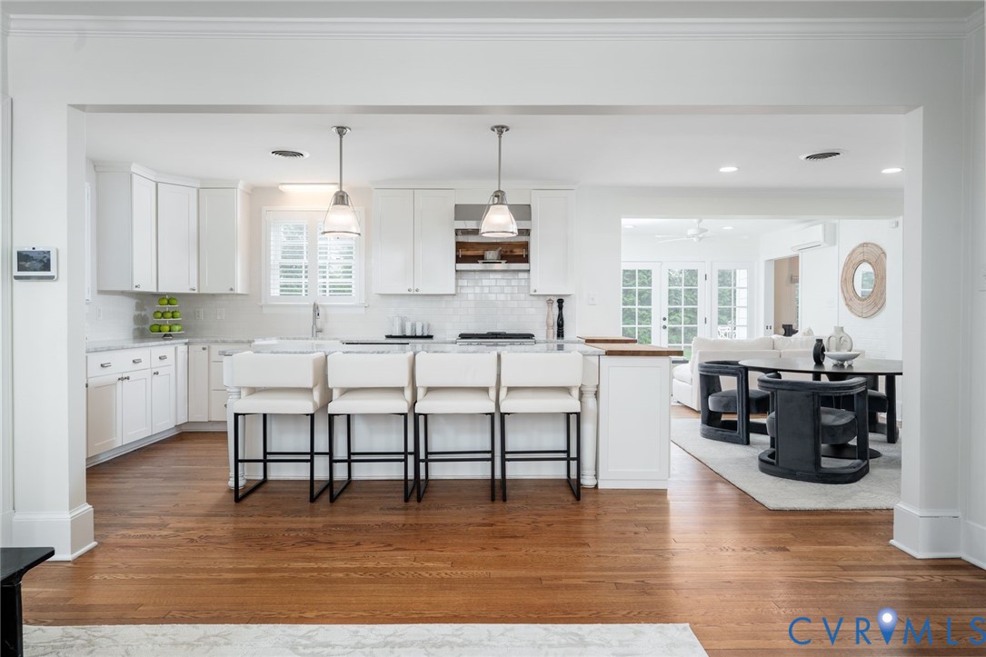 509 Gardiner Road Henrico, VA 23229 - Photo 5 of 42 Open kitchen with generous island seating, custom