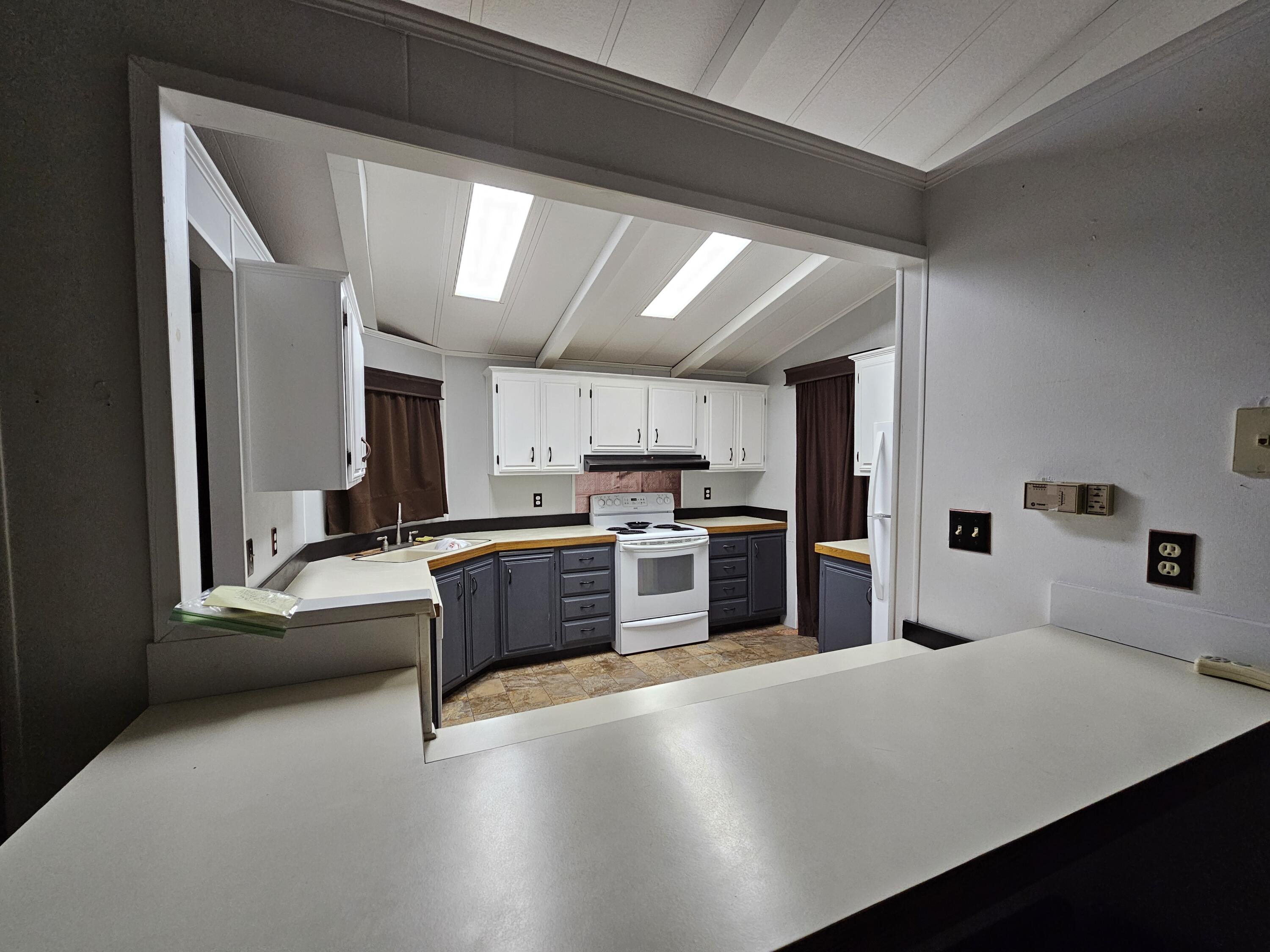 831 Crow Road Merlin, OR 97532 - Photo 8 of 29 Kitchen from bar