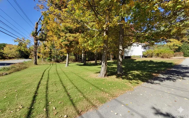 $579,000 | 3 Carroll Court, Woodbury, NY 10930