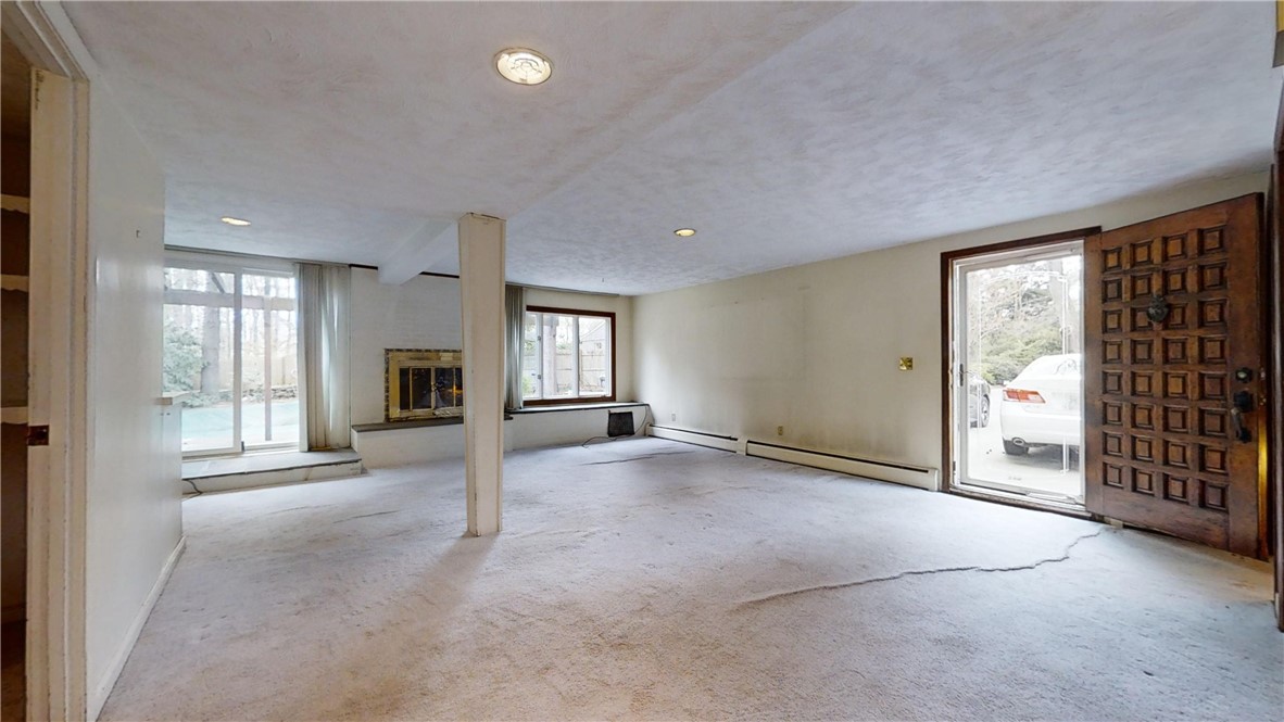 28 Hilltop Drive Warwick, RI 02818 - Photo 14 of 25