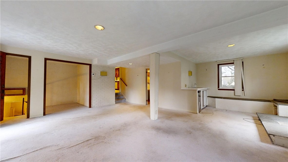 28 Hilltop Drive Warwick, RI 02818 - Photo 16 of 25