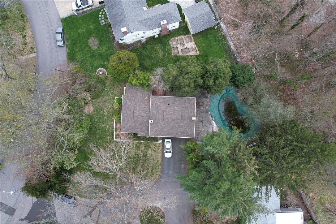 28 Hilltop Drive Warwick, RI 02818 - Photo 4 of 25