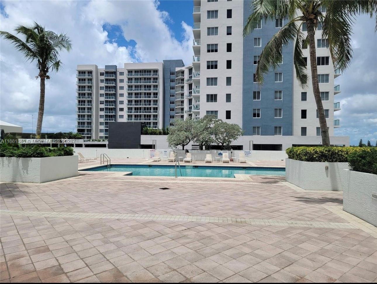 140 South Dixie Highway, Unit 519 Hollywood, FL 33020 - Photo 28 of 28 a view of building with potted plants