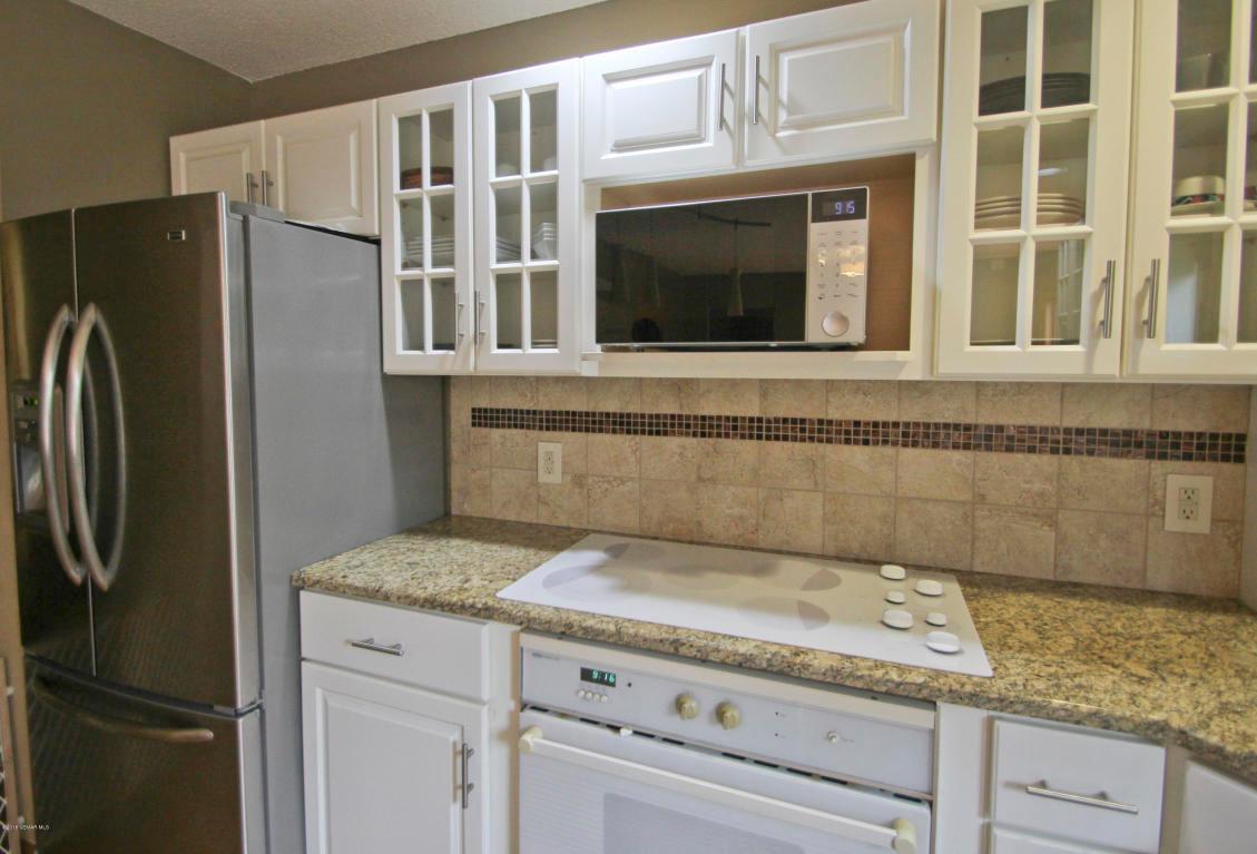 5423 Kensington Lane Northwest Rochester, MN 55901 - Photo 5 of 28 Gallery Image 5