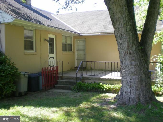 222 Ridgeway Road Catonsville, MD 21228 - Photo 2 of 14 Patio/porch area off kitchen