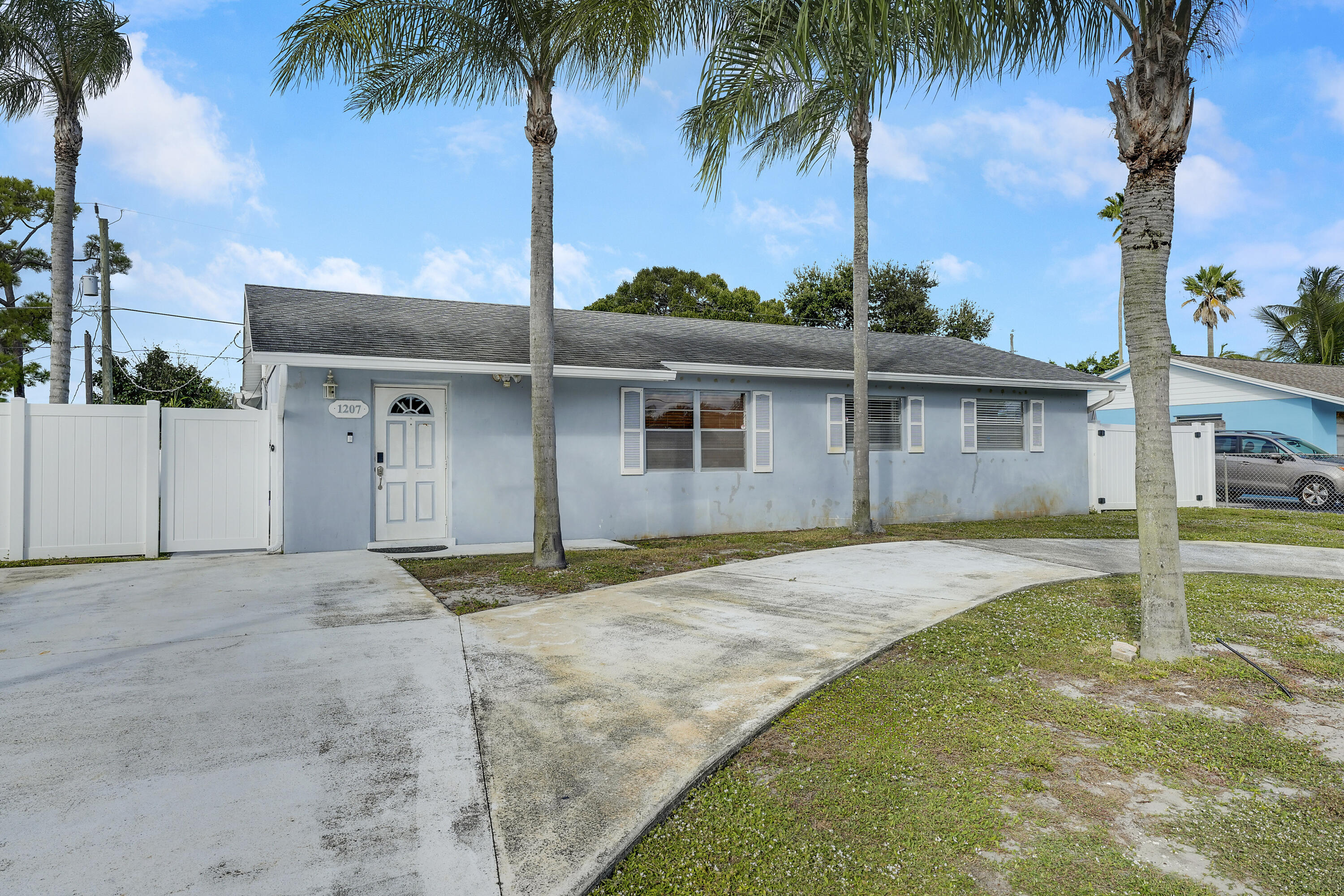 1207 Choctaw Street Jupiter, FL 33458 - Photo 3 of 31 House-29