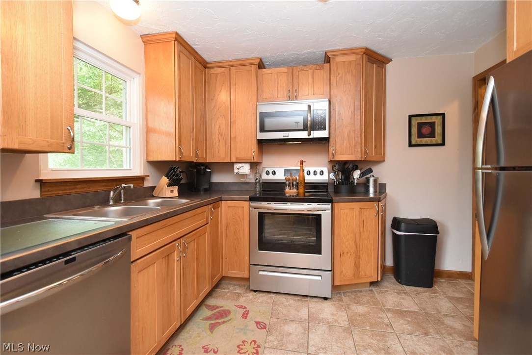 40134 Parsons Road Lagrange, OH 44050 - Photo 9 of 26 Gallery Image 9