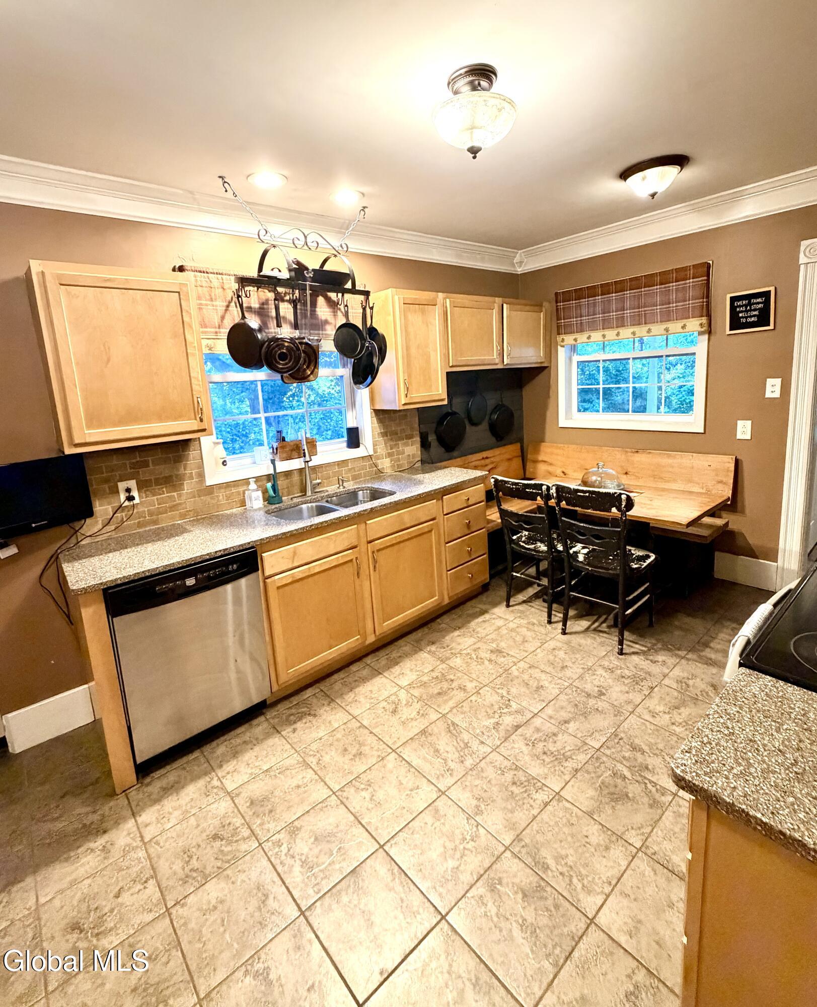 1403 River Road Bethlehem, NY 12158 - Photo 10 of 33 FullSizeRender