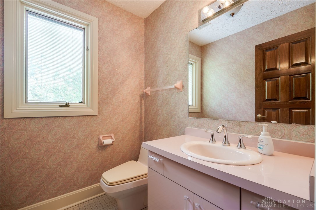 875 Deer Run Road Dayton, OH 45459 - Photo 12 of 31 Gallery Image 12