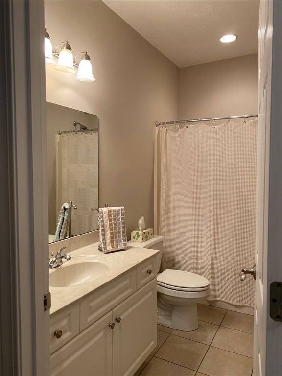204 Ashley Road Clemson, SC 29631 - Photo 20 of 32 Full Bath in Guest Wing