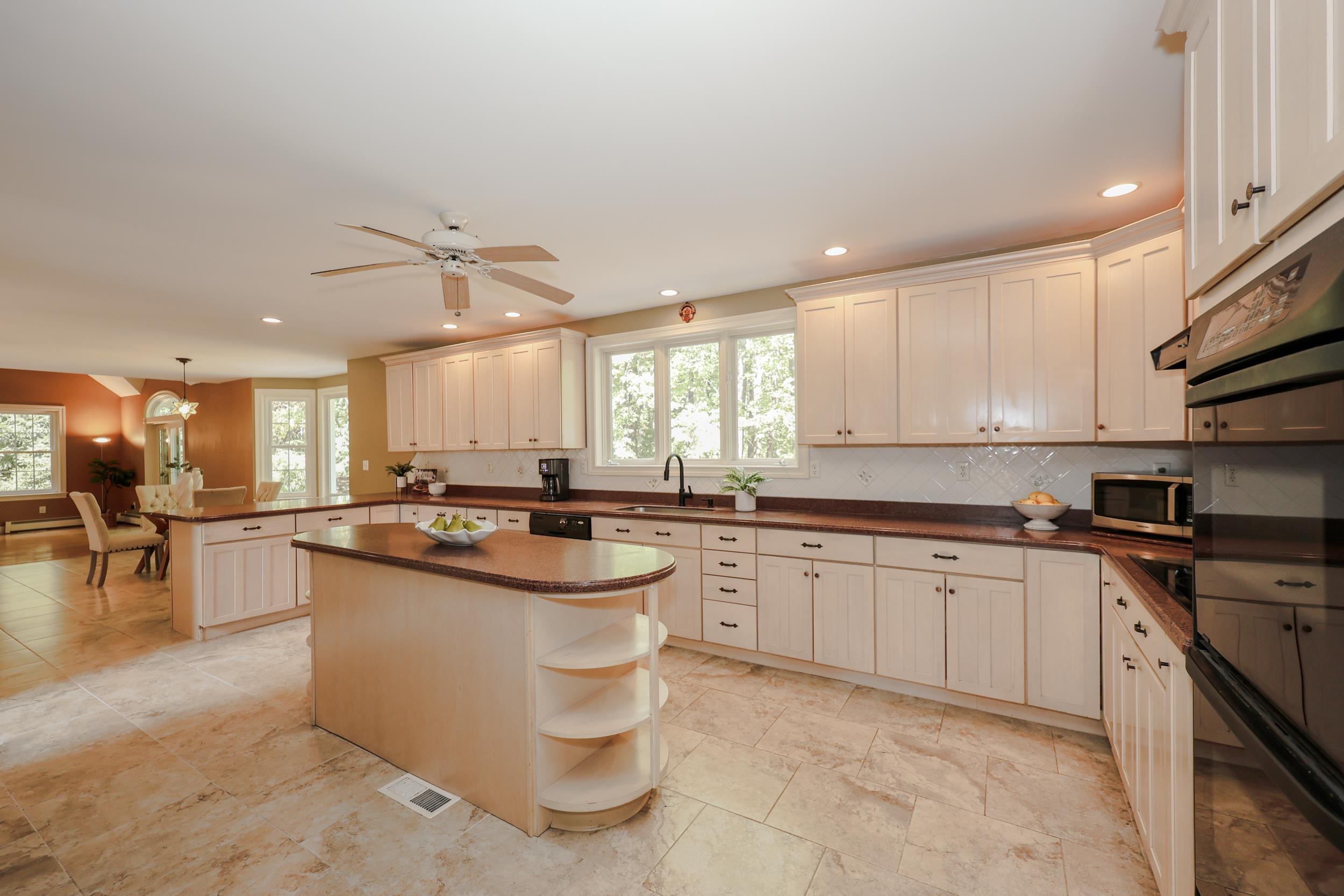 18 Nottingham Road Windham, NH 03087 - Photo 20 of 56