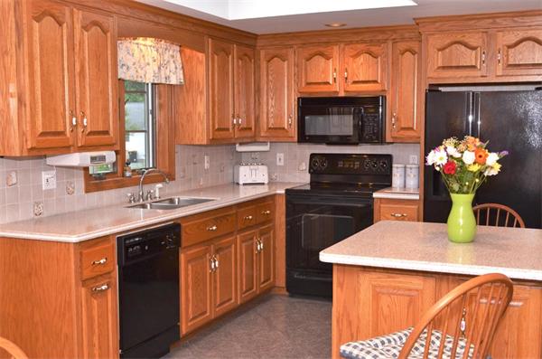 14 Stratton Hill Road Westford, MA 01886 - Photo 4 of 22 Gallery Image 4