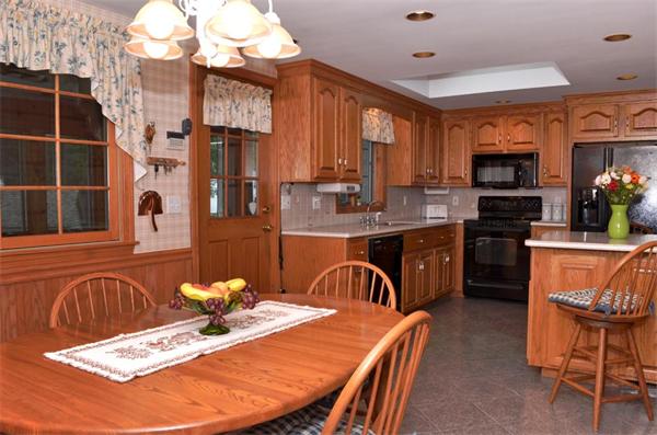 14 Stratton Hill Road Westford, MA 01886 - Photo 5 of 22 Gallery Image 5