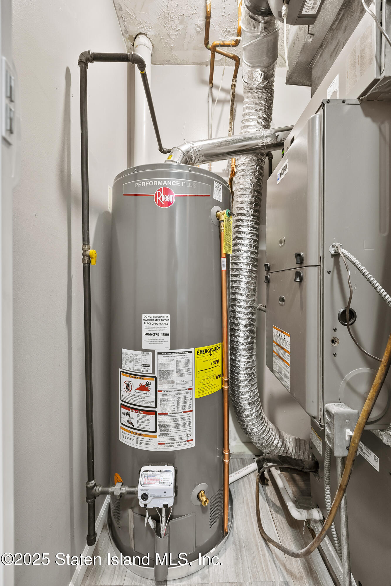 512 Ilyssa Way Staten Island, NY 10312 - Photo 25 of 29 1-15