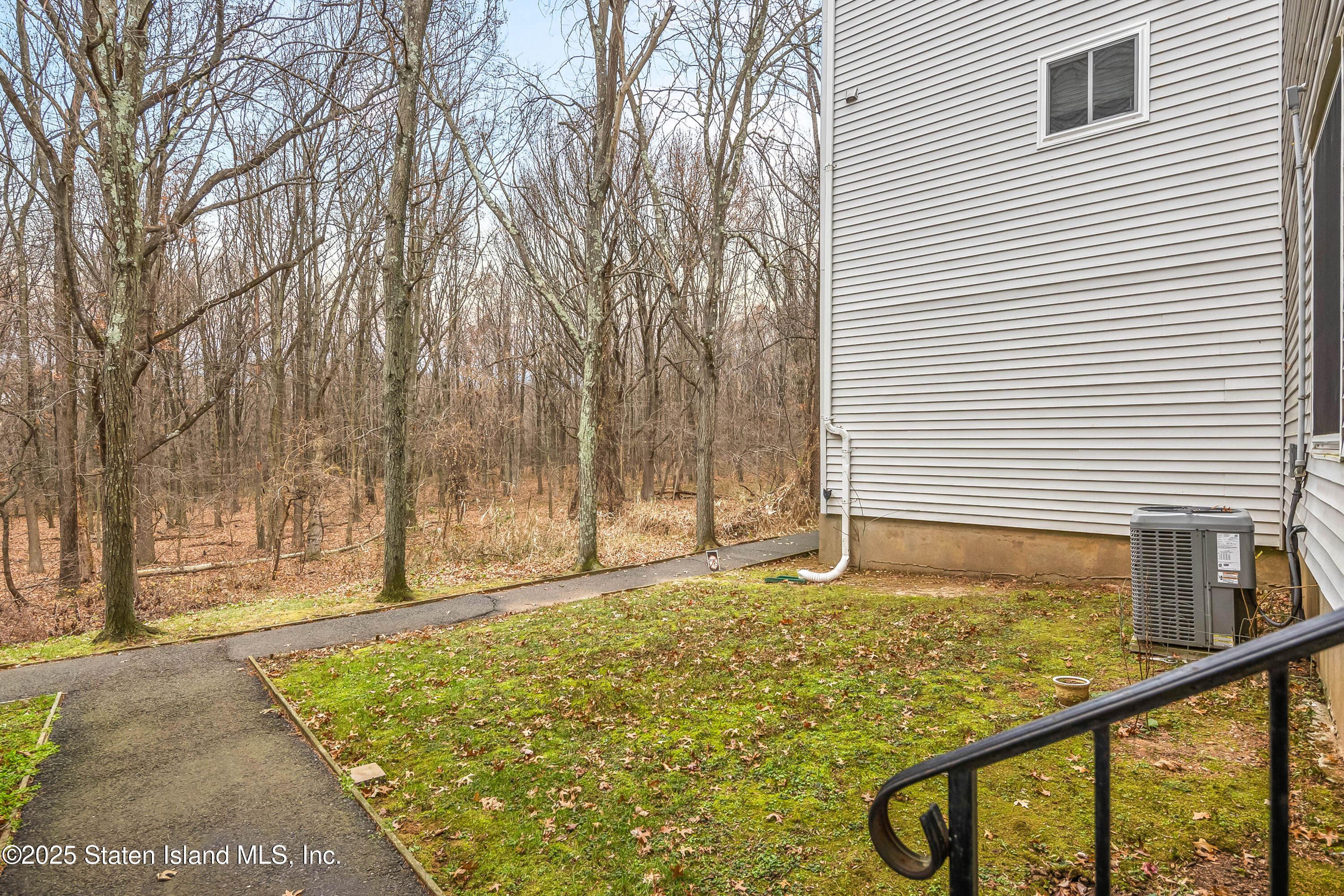 512 Ilyssa Way Staten Island, NY 10312 - Photo 26 of 29 1-26