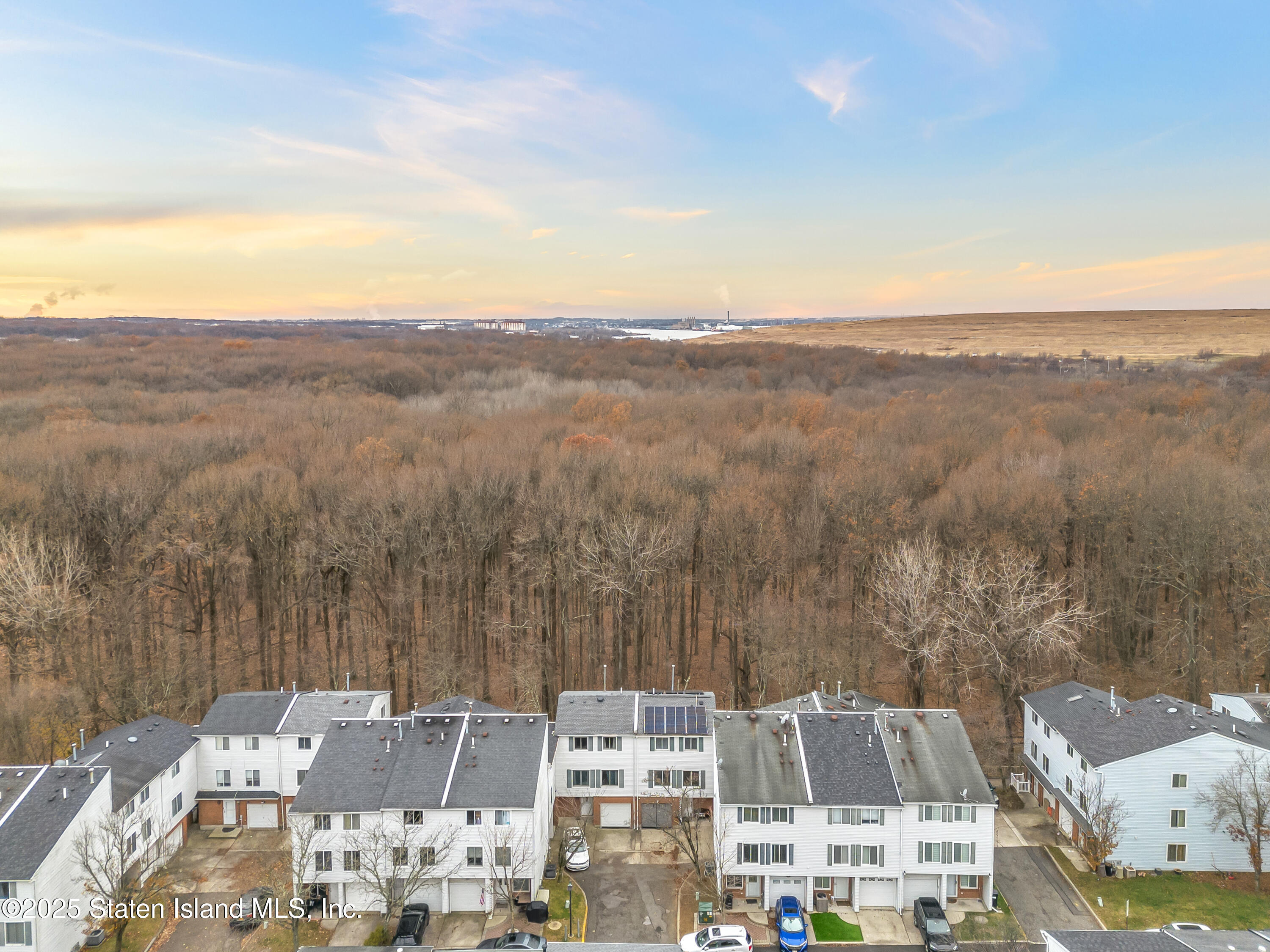 512 Ilyssa Way Staten Island, NY 10312 - Photo 27 of 29 1-29