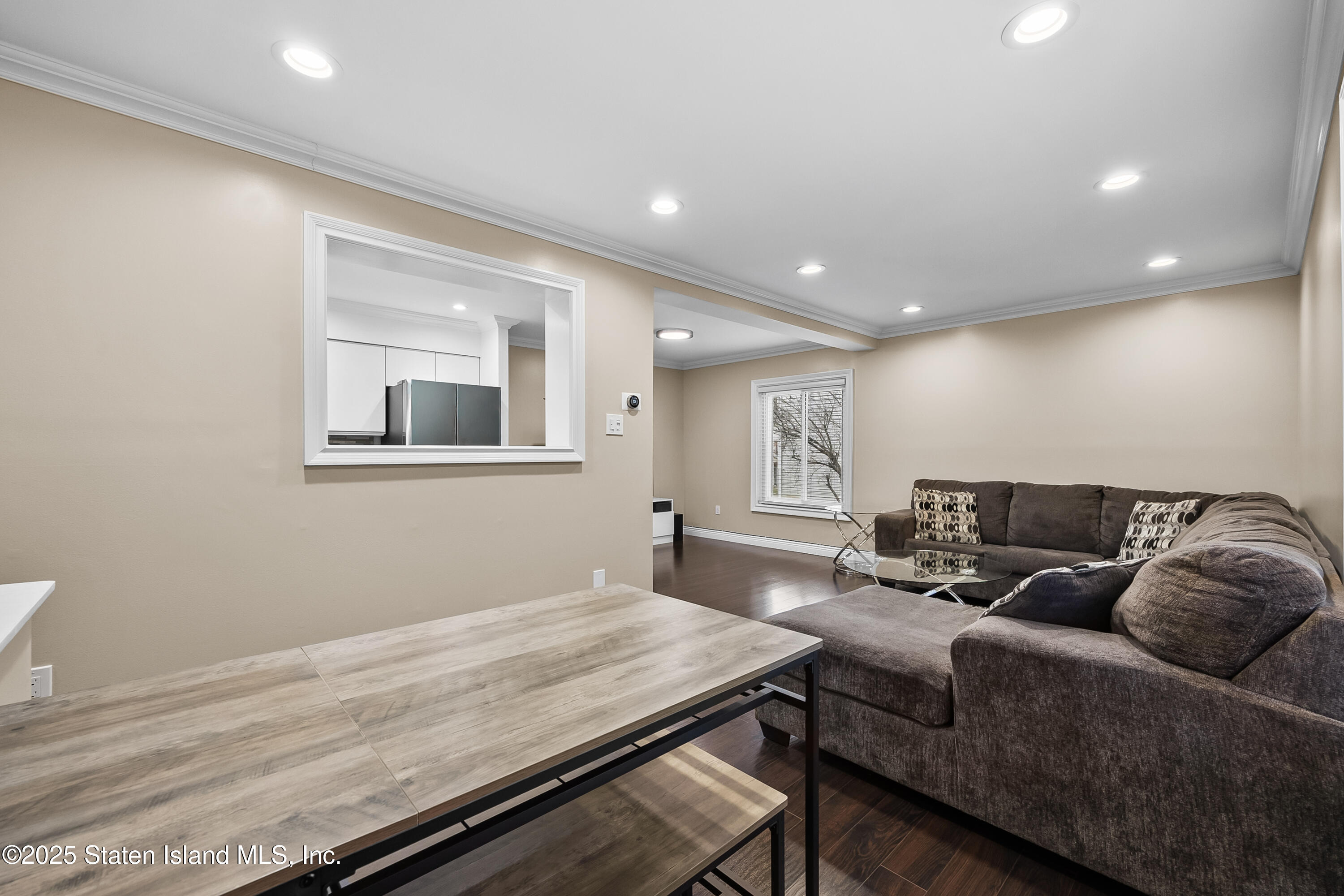 512 Ilyssa Way Staten Island, NY 10312 - Photo 7 of 29 1-5