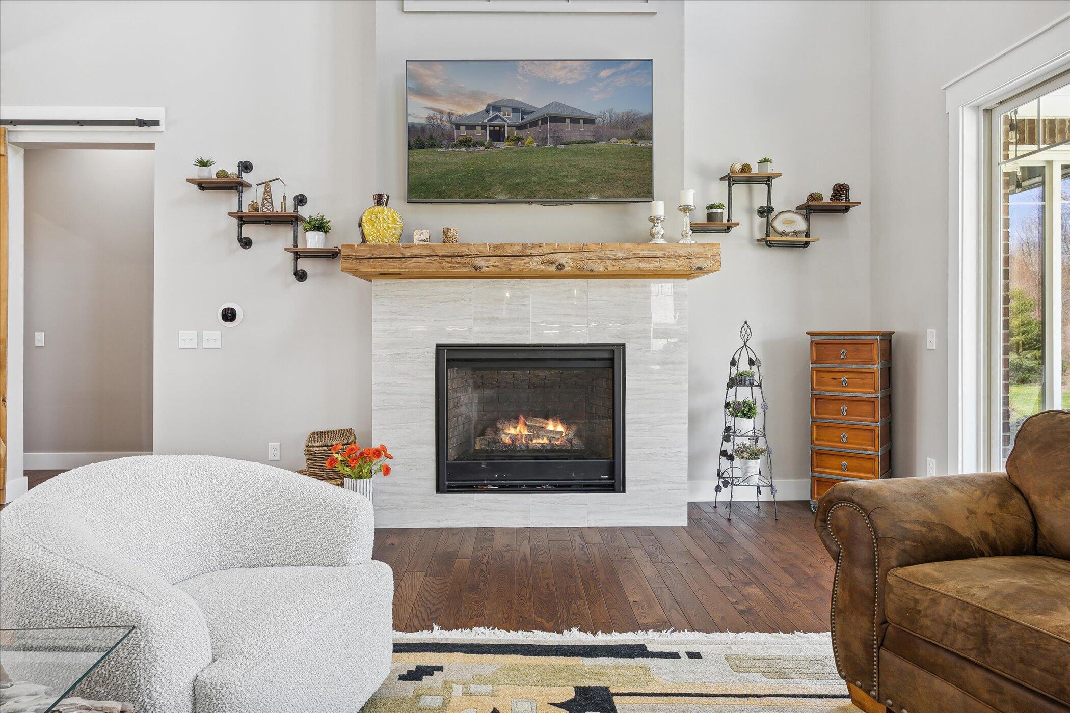 2009 Nollar Bend Road Whitmore Lake, MI 48189 - Photo 16 of 72 16-2009-Nollar-Bend-Dr-WindowStill-18