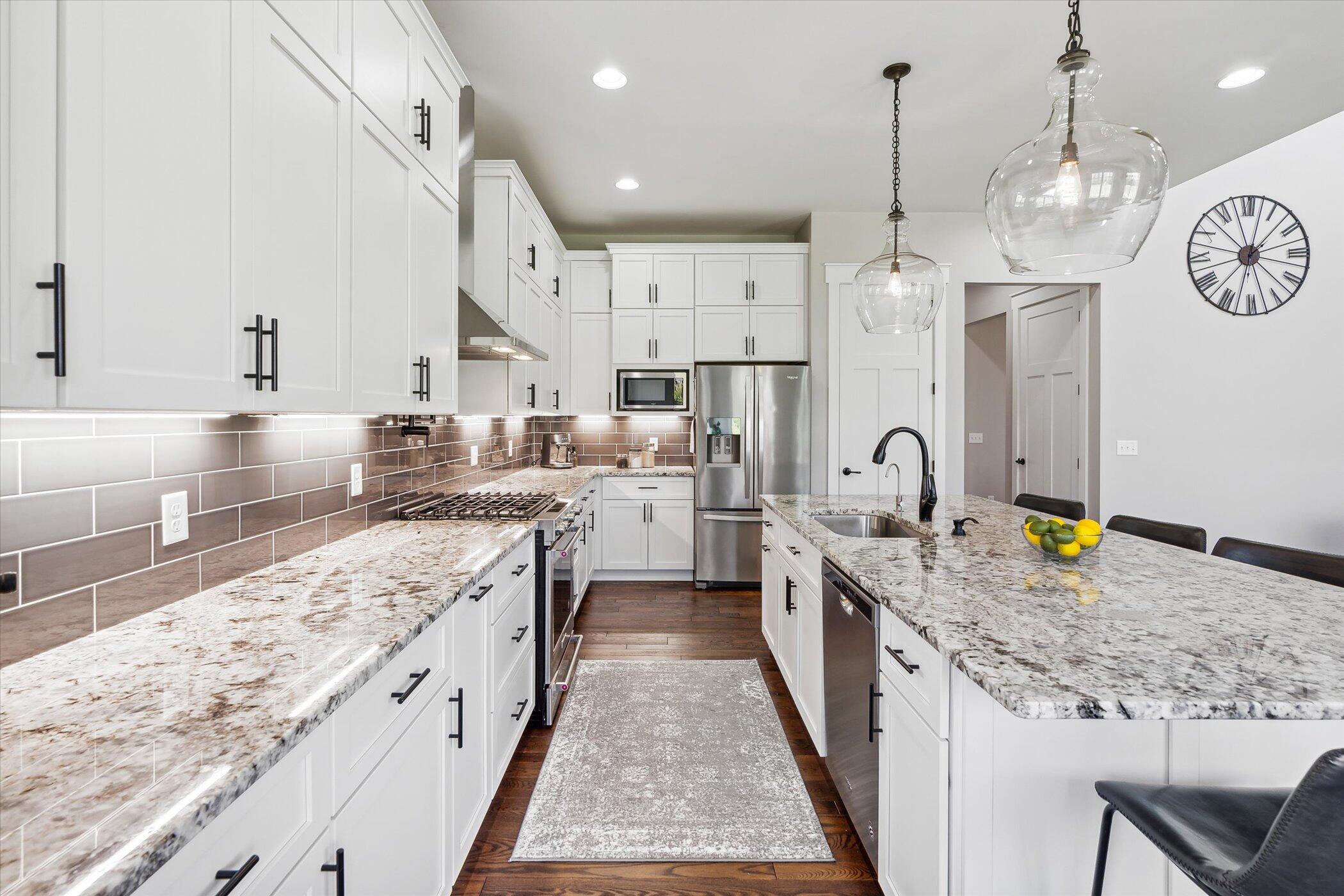 2009 Nollar Bend Road Whitmore Lake, MI 48189 - Photo 22 of 72 21-2009-Nollar-Bend-Dr-WindowStill-23