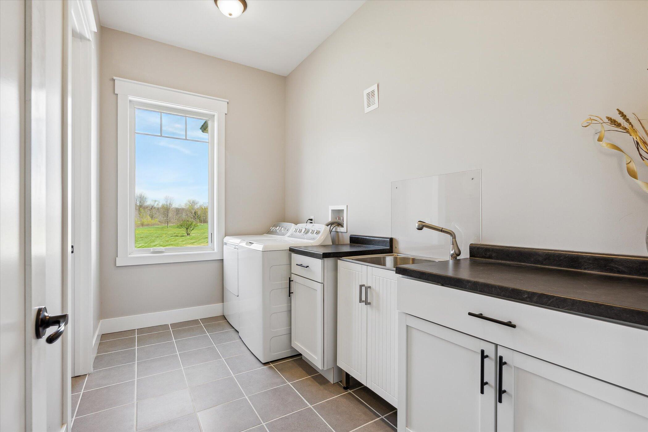 2009 Nollar Bend Road Whitmore Lake, MI 48189 - Photo 27 of 72 27-2009-Nollar-Bend-Dr-WindowStill-29