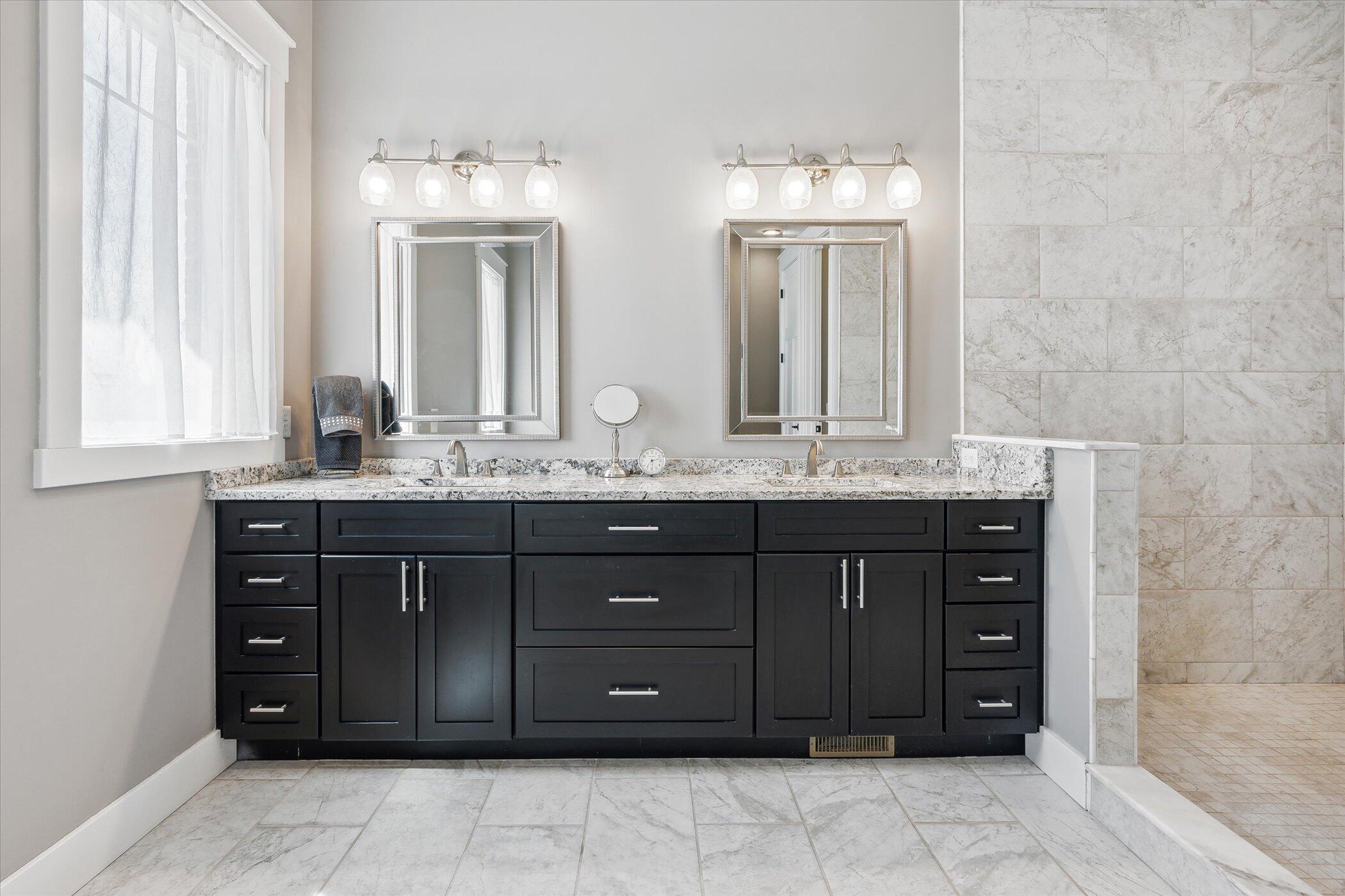 2009 Nollar Bend Road Whitmore Lake, MI 48189 - Photo 33 of 72 33-2009-Nollar-Bend-Dr-WindowStill-35