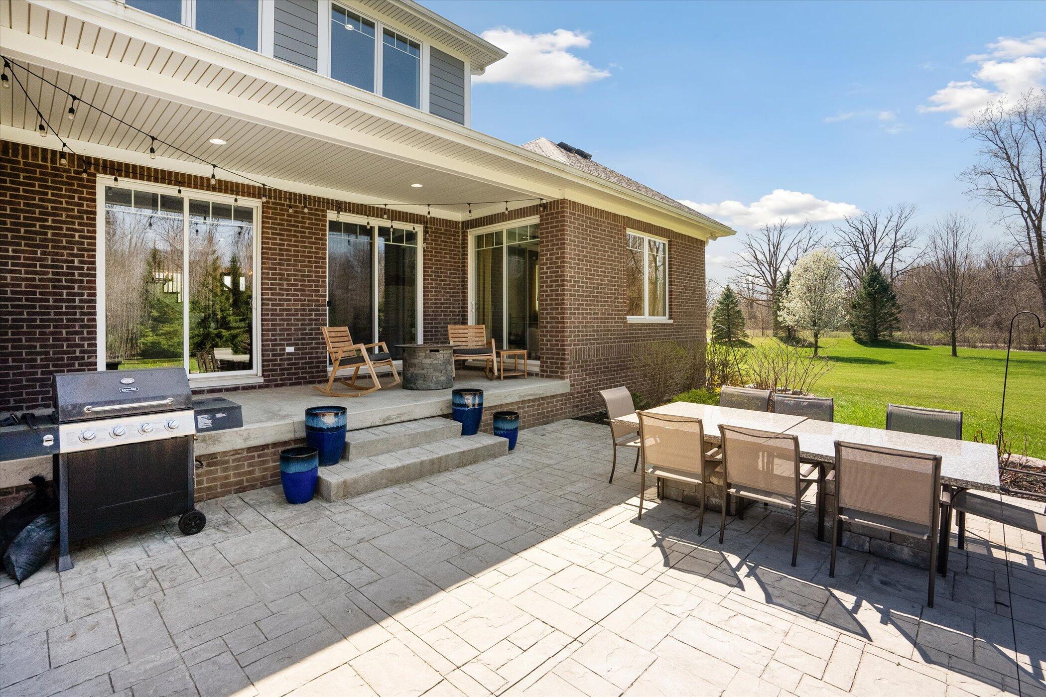 2009 Nollar Bend Road Whitmore Lake, MI 48189 - Photo 57 of 72 57-2009-Nollar-Bend-Dr-WindowStill-64