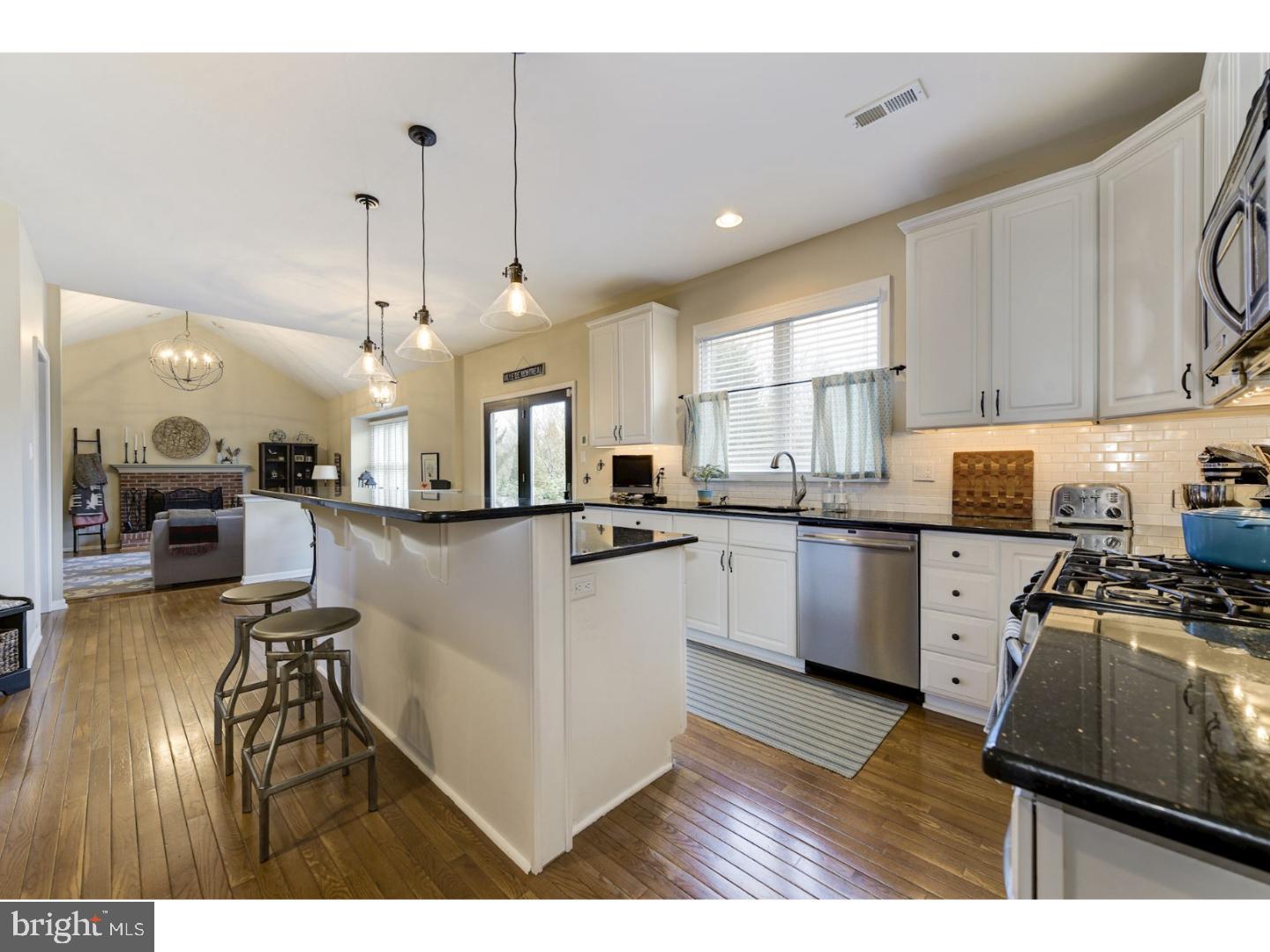 9 Apple Orchard Road Moorestown, NJ 08057 - Photo 10 of 17 Kitchen
