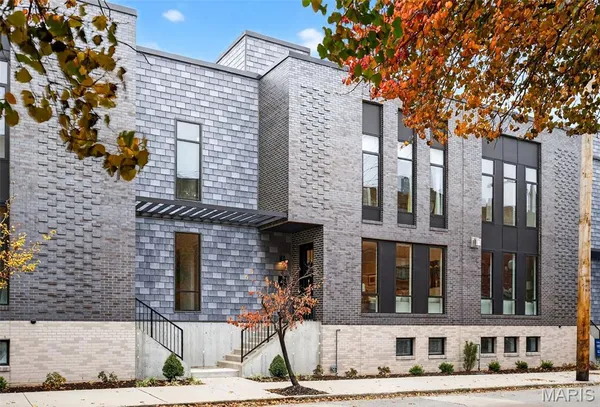 $760,000 | 215 North Sarah Street, Unit 7, St. Louis, MO 63108