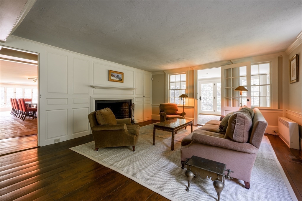 675 Bay Road Hamilton, MA 01982 - Photo 15 of 36