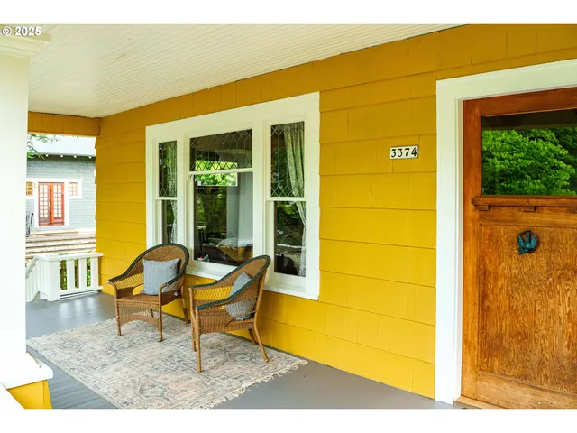 $869,000 | 3374 Southeast Brooklyn Street, Portland, OR 97202