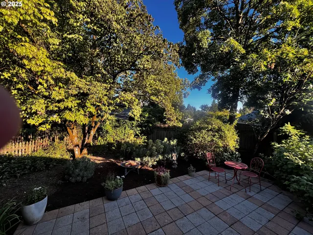 $869,000 | 3374 Southeast Brooklyn Street, Portland, OR 97202