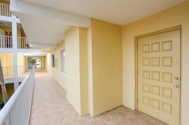 $7,000 | 4825 Gulf Of Mexico Drive, Unit 202, Longboat Key, FL 34228