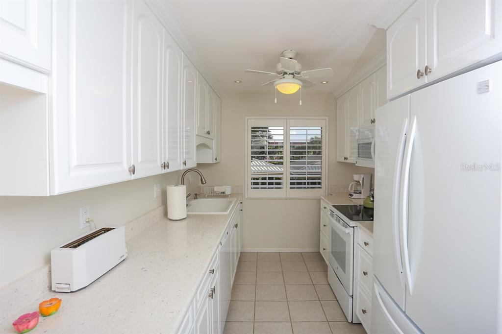 4825 Gulf Of Mexico Drive, Unit 202 Longboat Key, FL 34228 - Photo 10 of 30