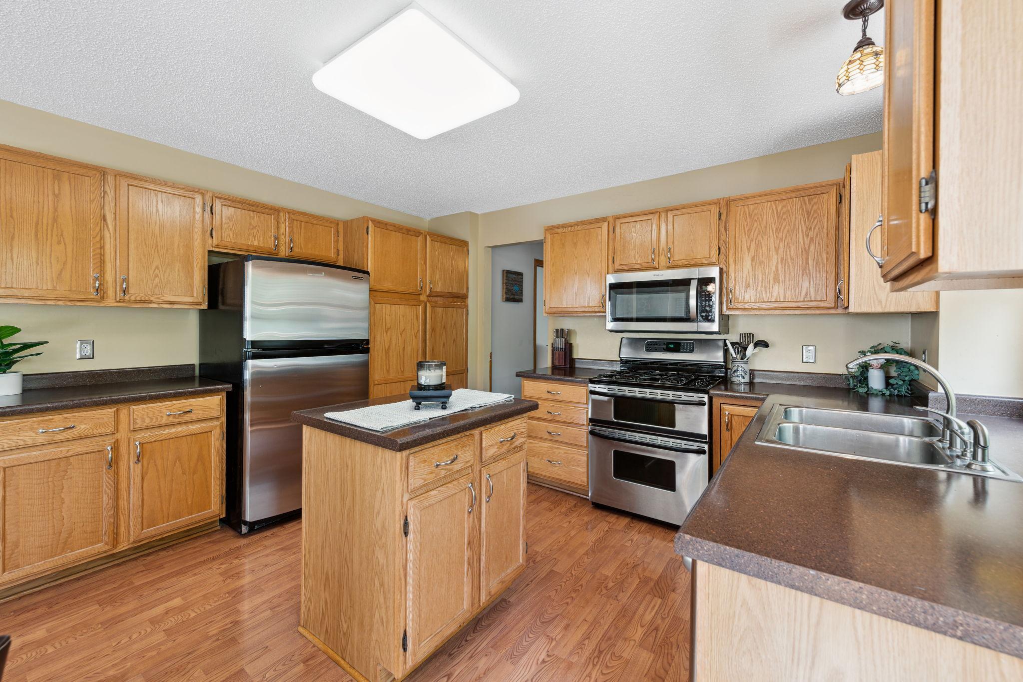 16937 Rogers Road Eden Prairie, MN 55347 - Photo 7 of 20 Gallery Image 7