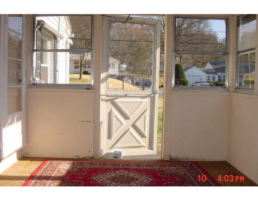 74 Bartels Street Springfield, MA 01128 - Photo 8 of 10