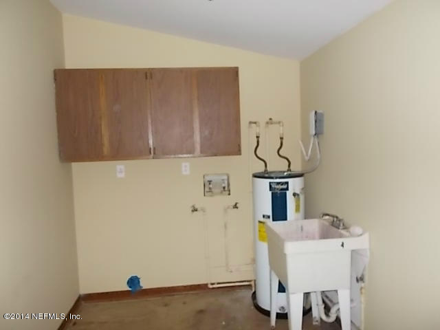 6034 Peeler Road Jacksonville, FL 32277 - Photo 7 of 32 DSCN0007