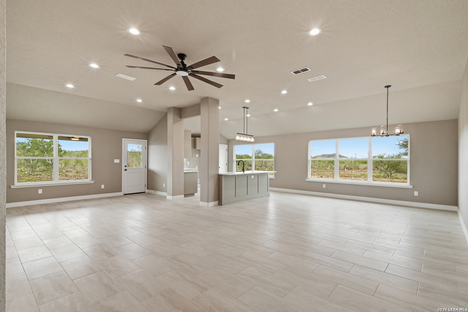 60 Friendship Hills Uvalde, TX 78801 - Photo 7 of 44