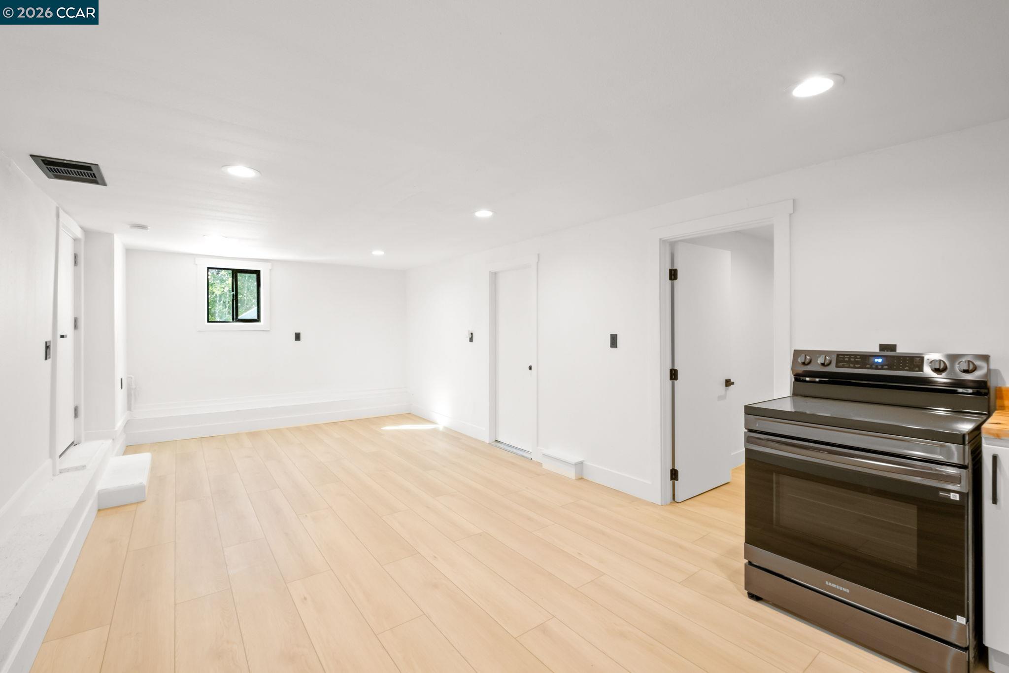 1920 Linden Street Oakland, CA 94607 - Photo 22 of 30