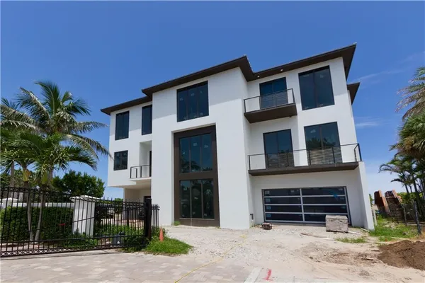 $7,400,000 | 8120 South Ocean Drive, Jensen Beach, FL 34957