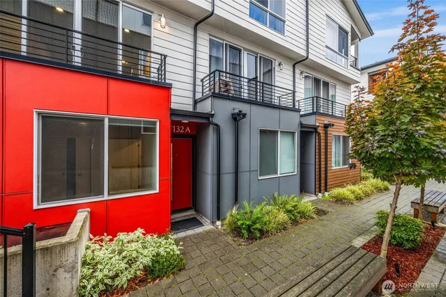 $564,950 | 7132 Beacon Avenue South, Unit A, Seattle, WA 98108