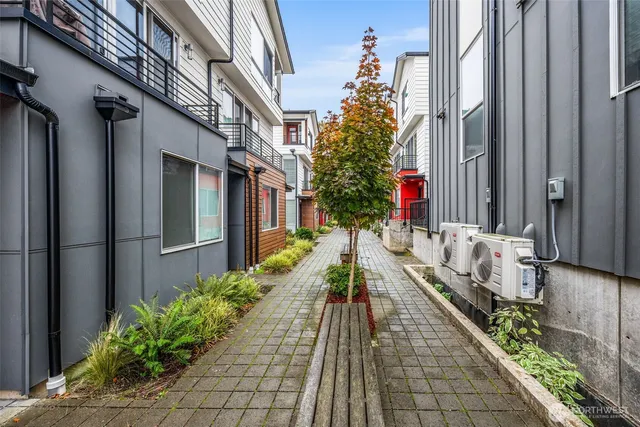 $564,950 | 7132 Beacon Avenue South, Unit A, Seattle, WA 98108