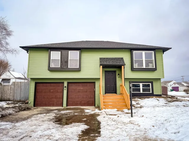 $249,900 | 820 Lovechio Drive, Mishawaka, IN 46544