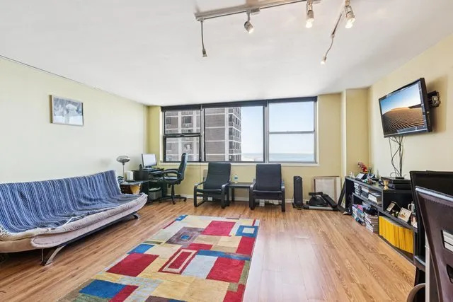 $150,000 | 6301 North Sheridan Road, Unit 14M, Chicago, IL 60660