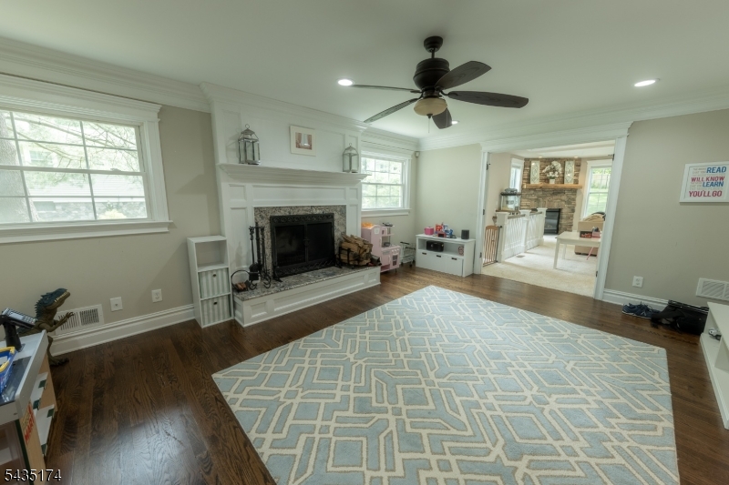 27 Burlington Road Berkeley Heights, NJ 07974 - Photo 8 of 35