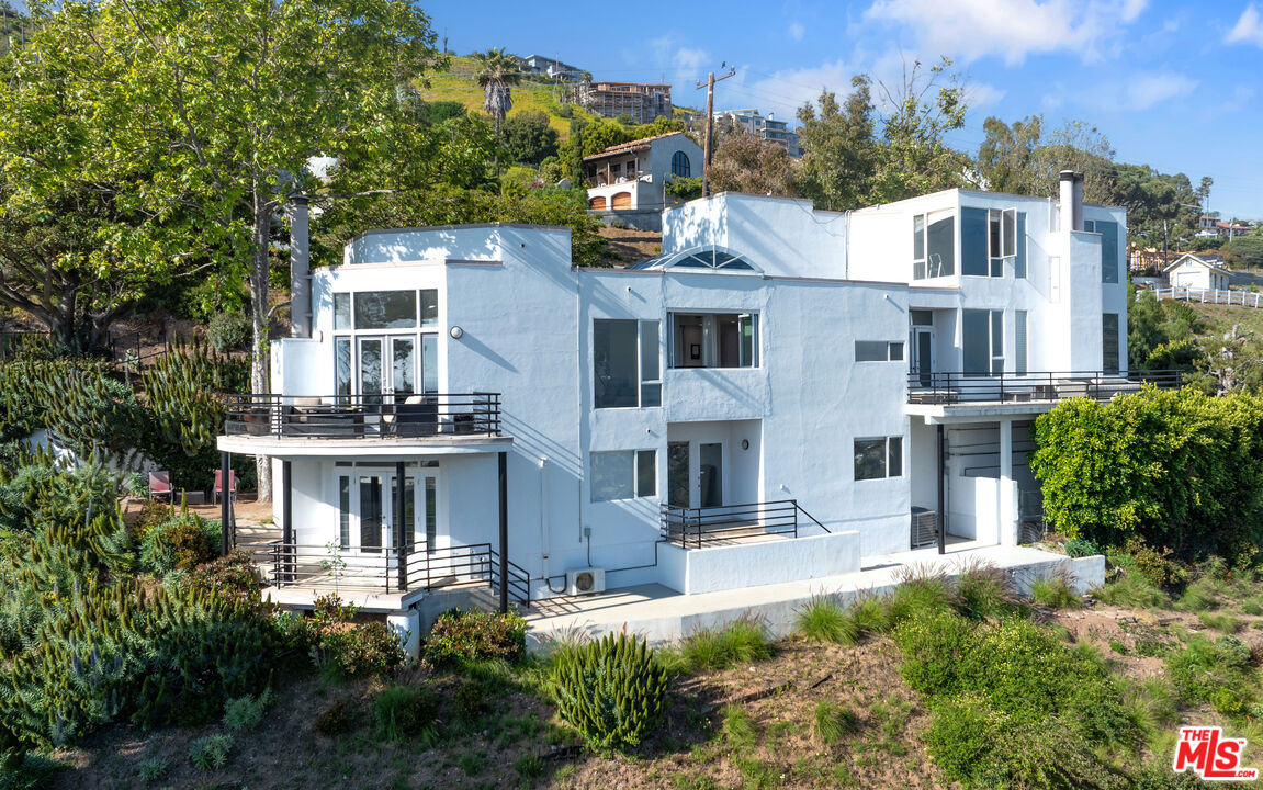30112 Cuthbert Road Malibu, CA 90265 - Photo 33 of 38