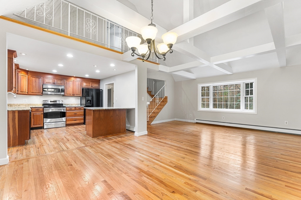 33 Dascomb Road Andover, MA 01810 - Photo 5 of 33 Gallery Image 5