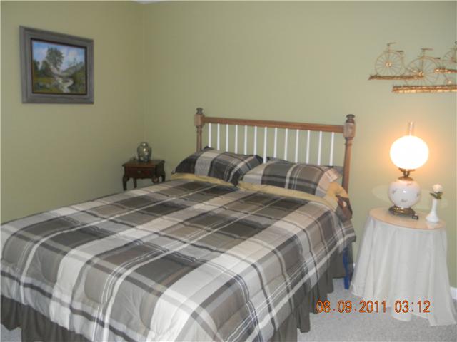 422 Bob Perry Road Bethpage, TN 37022 - Photo 17 of 20 Guest Bedroom
