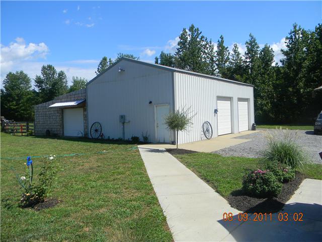422 Bob Perry Road Bethpage, TN 37022 - Photo 5 of 20 48 x 40 Metal Shop Building w/eletricity and water -