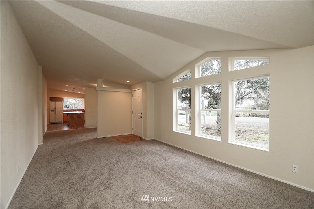 137 Rodgers Road Silverlake, WA 98645 - Photo 4 of 24 Gallery Image 4