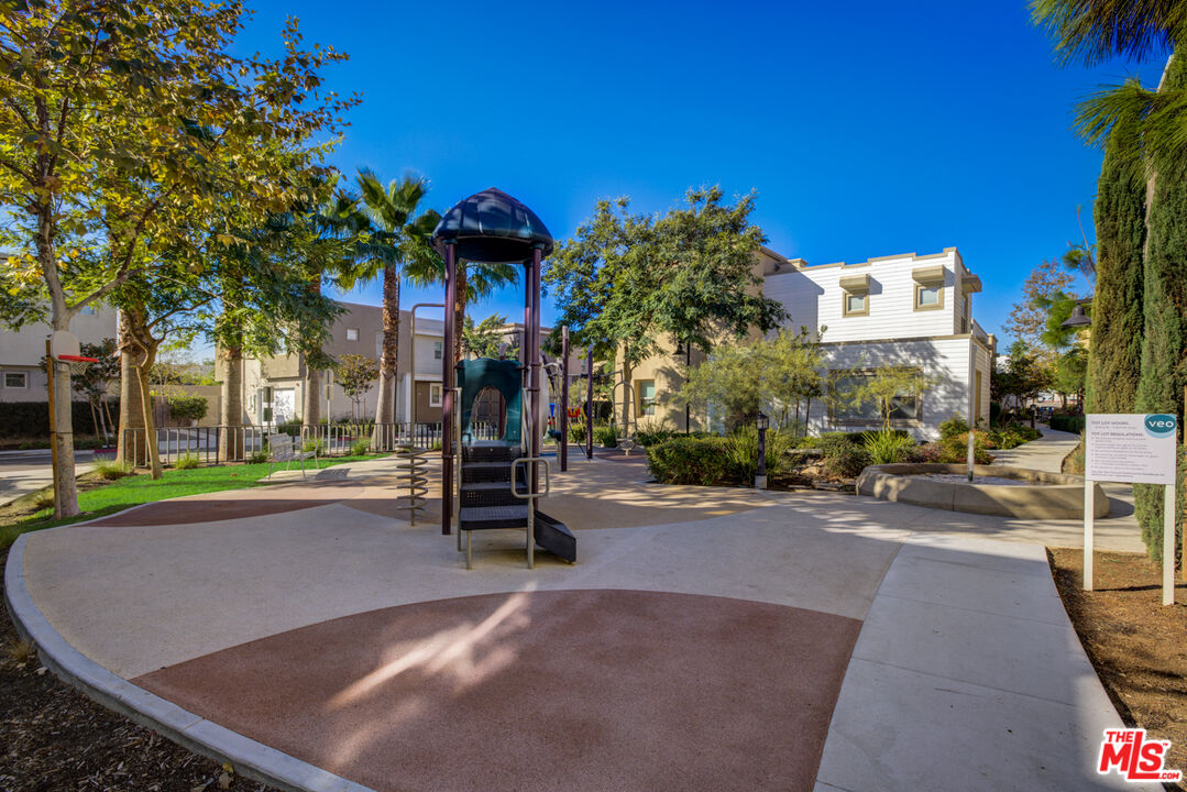 694 Colorado Circle Carson, CA 90745 - Photo 34 of 37 a view of a volley ball court